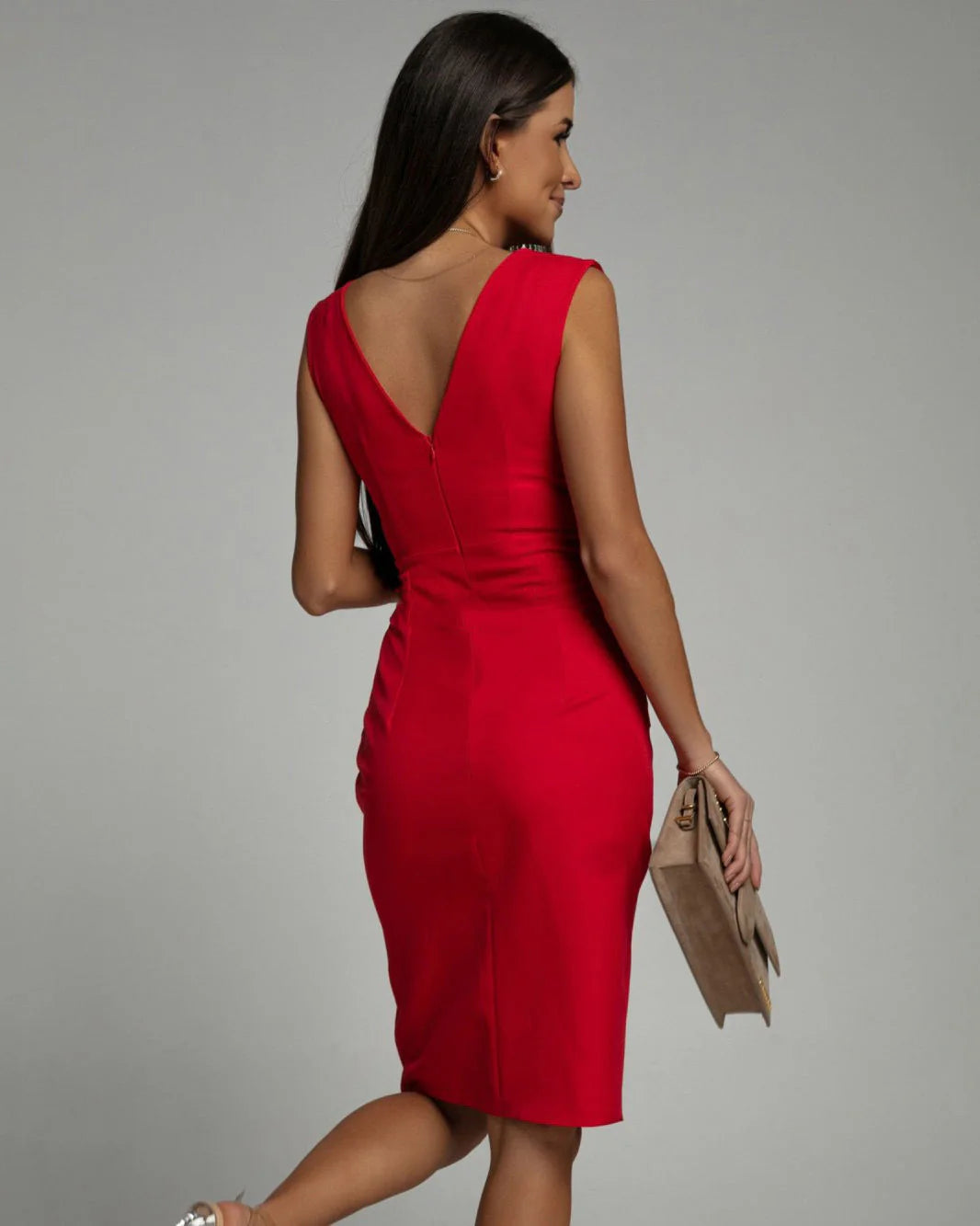 Louise| Fitted Dress with V-Neckline and Slit